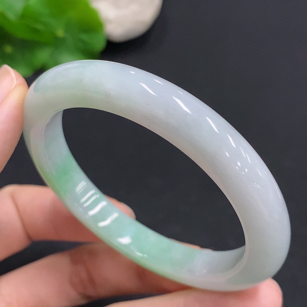 F32806502 Jadeite Round Bangle Total Weight Approx. 41.2g Size 54