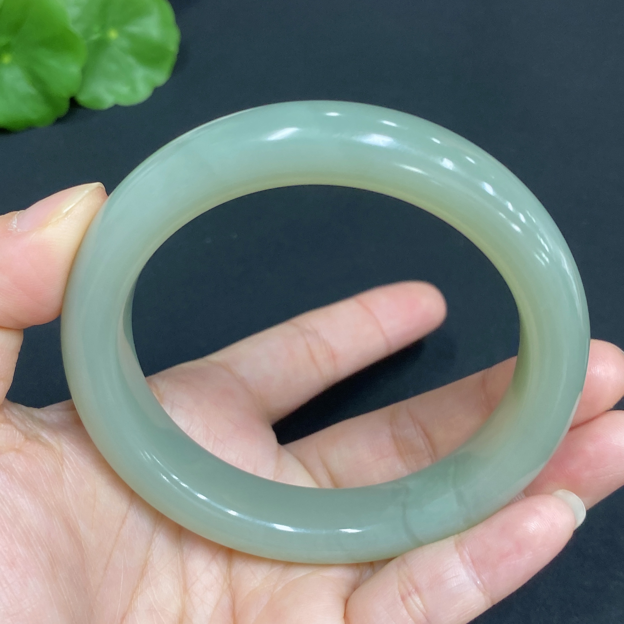 H34986975 Hetian Jade Round Bracelet Size 60.9 Total Weight Approx. 71.9g