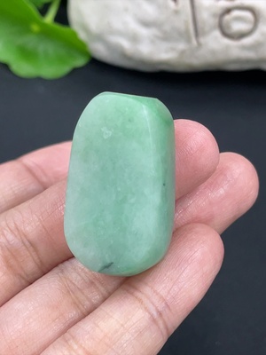 F42952775 翡翠毛货挂件 货品总重约22.26g