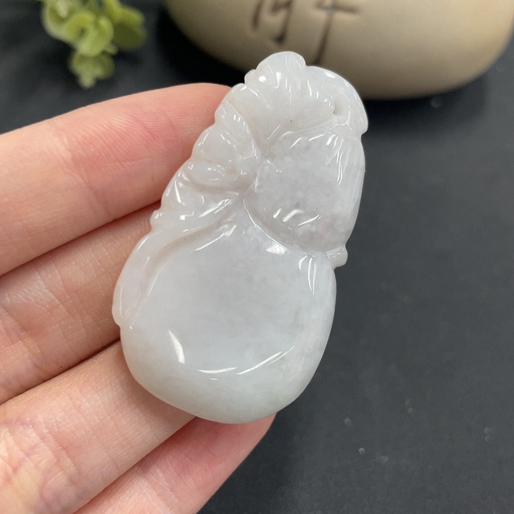 F10123408 Jadeite Pendant Gourd