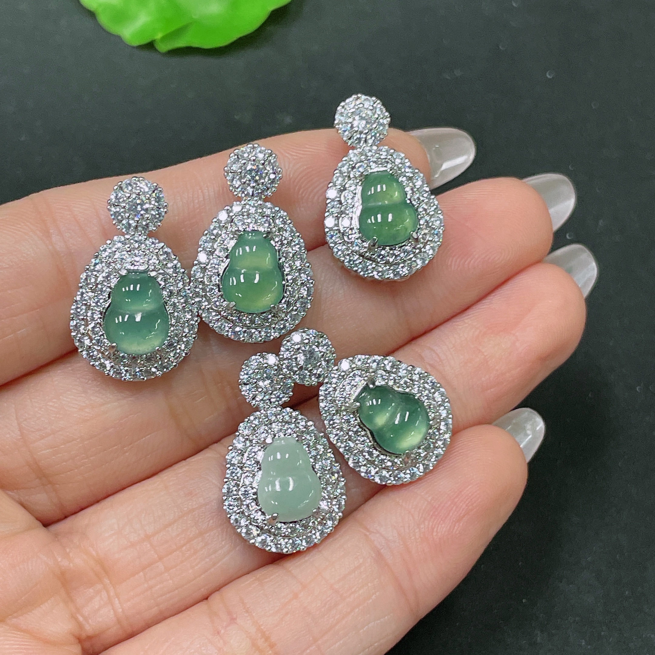 F35104030 Jadeite Inlaid Pendant Non-Gold Sell as a Lot