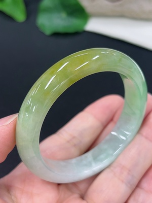 F46546548 翡翠正圈手镯 货品总重约40.96g 49.5圈口