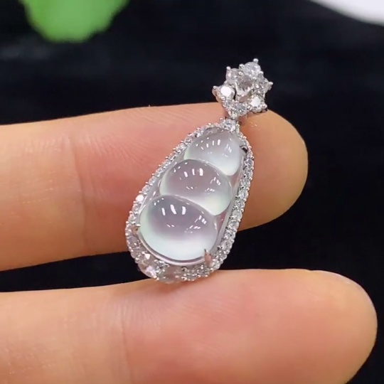 F34974227 Jadeite Auspicious Bean Pendant Set in 18k Gold with Diamond Accents, Total Weight Approximately 2.3g