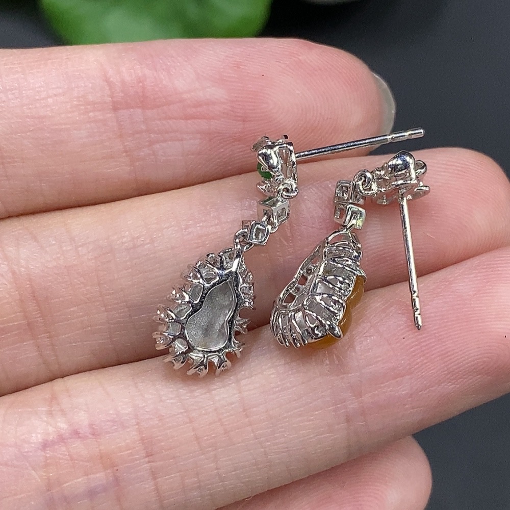 F20212640 Jadeite Gourd Inlaid Earrings 18k Gold Inlaid Total Weight Approx. 3.4g (Color Origin Undetermined)