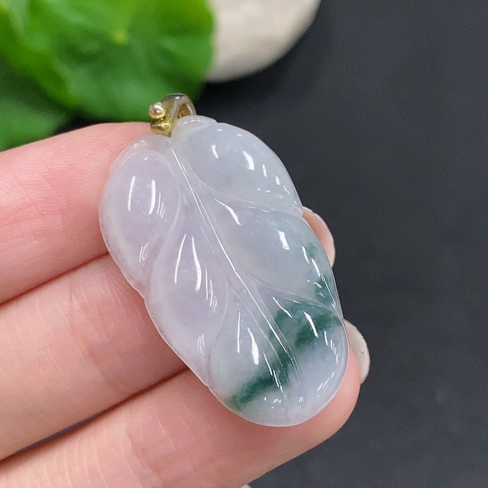 F34968730 Jadeite Leaf Pendant Non-Gold Inlaid Total Weight Approximately 4.7g