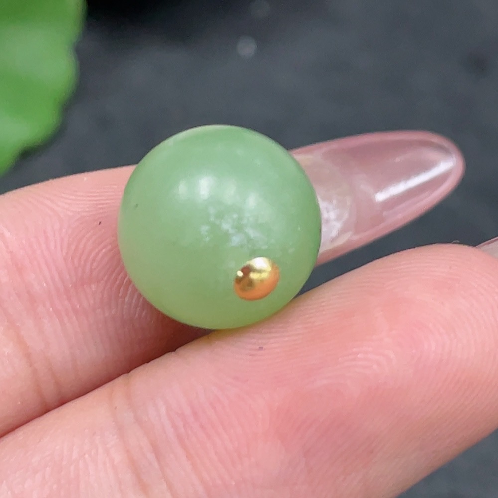 H34959331 Hetian Jade Bezel Pendant with Bead Inlay, Approx. 12mm, Suspected Gold-Plated, Total Weight Approx. 2.7g