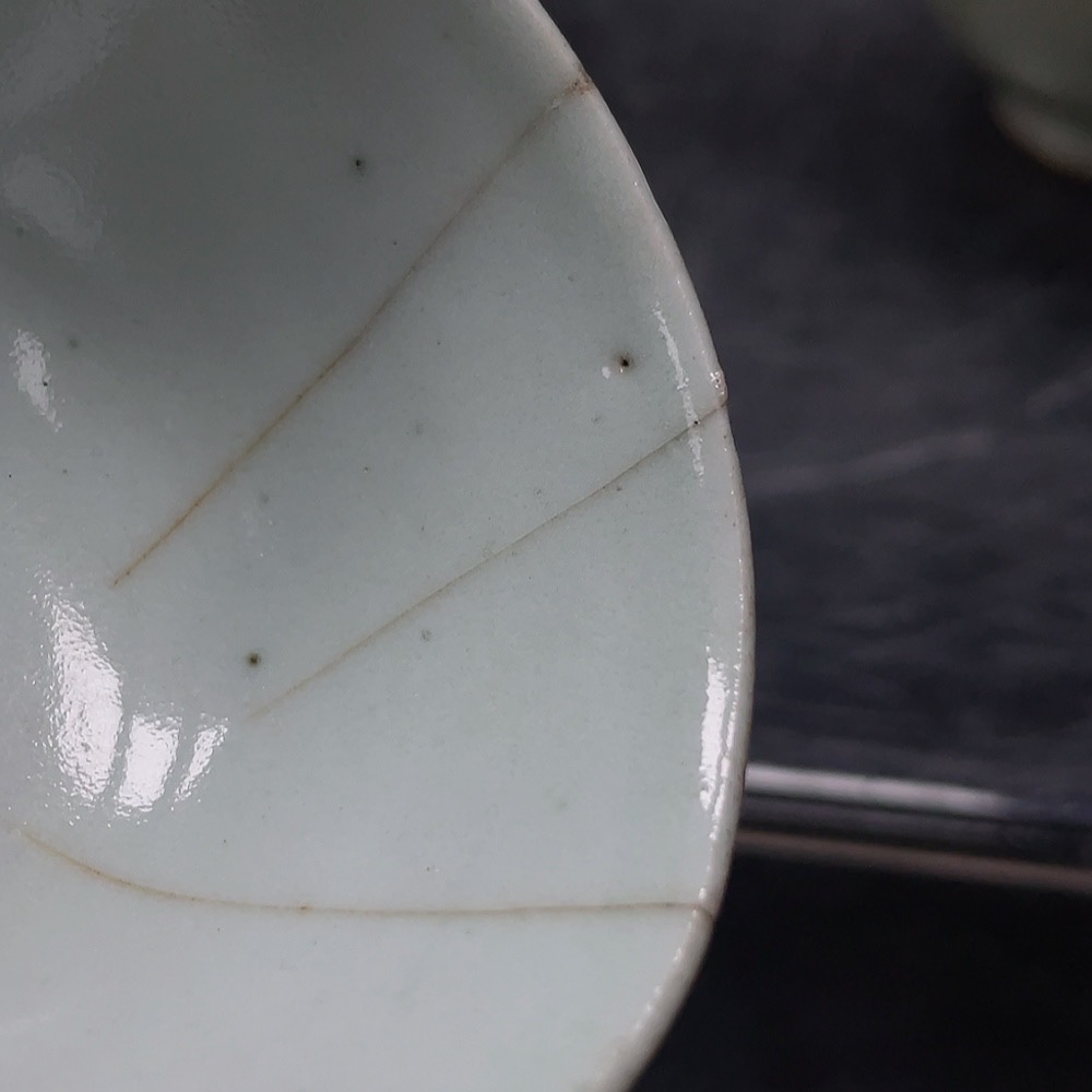 W34988419 Ceramic 3-piece Qing Dynasty pea-green glazed cup (subject to actual item)