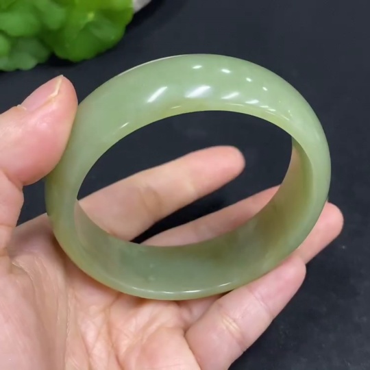 H30467171 Hetian Jade Round Bracelet Size 58 Total Weight Approx. 60.6g