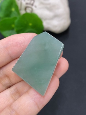 F46595557 翡翠随形挂件 货品总重量约12克