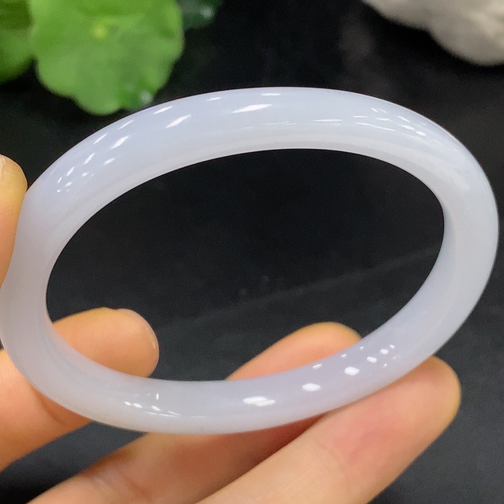 F23606743 Jadeite Concubine Bangle Size 54.4/47.4 Total Weight 24.720g