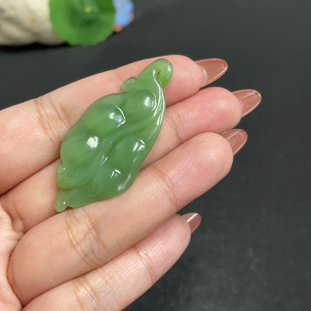H34004203 Hetian Jade Jasper Pendant    Lucky Bean   Total Weight: Approx. 8.9g