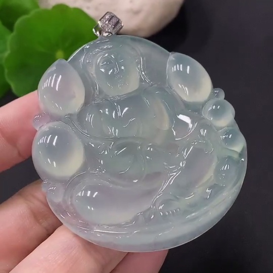 F35088184 Jadeite Guanyin Pendant, Total Weight Approx. 34.1g, 18K Gold Clasp, Set with Diamonds