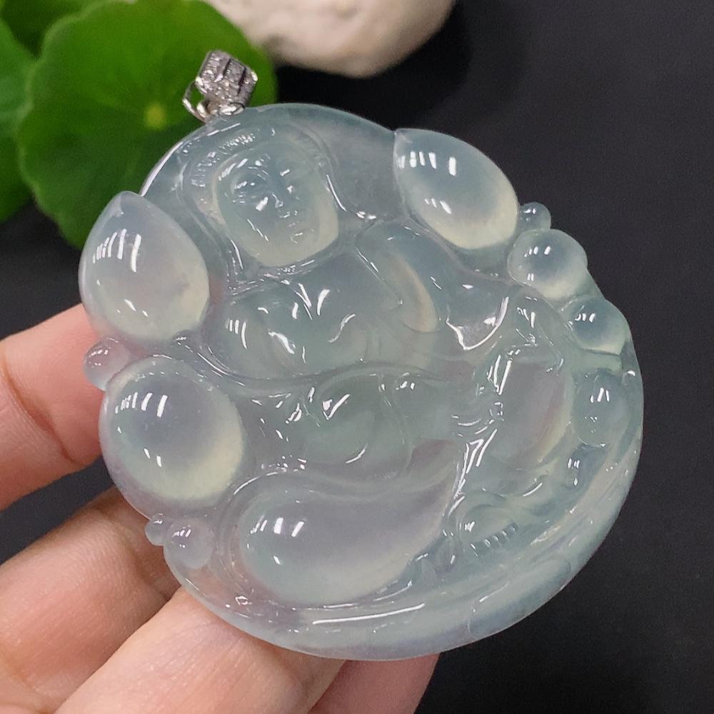 F35088184 Jadeite Guanyin Pendant, Total Weight Approx. 34.1g, 18K Gold Clasp, Set with Diamonds