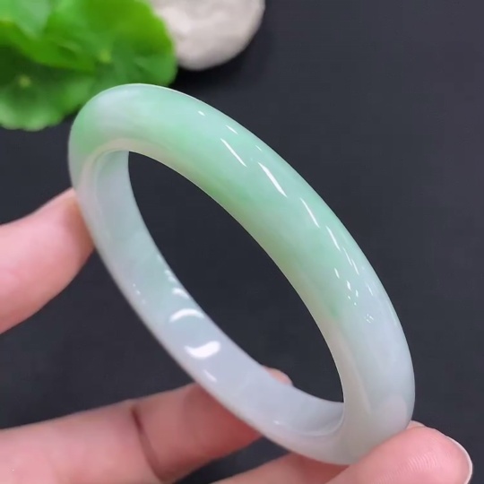 F32806502 Jadeite Round Bangle Total Weight Approx. 41.2g Size 54