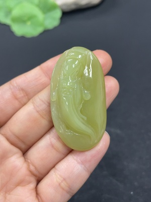 H42953672 和田玉挂件    关公    货品总重约（含绳）16.1g   配珠非和田玉