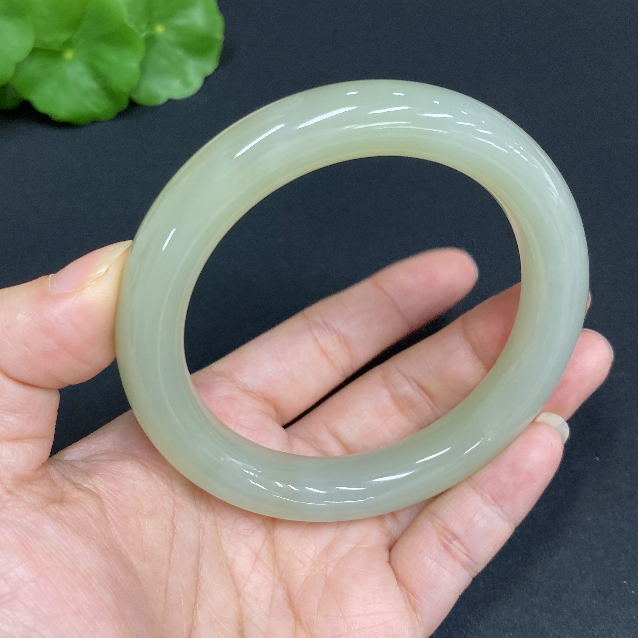 H34015594 Hetian Jade Round Bracelet Size 58.7 Total Weight Approx. 64.5g