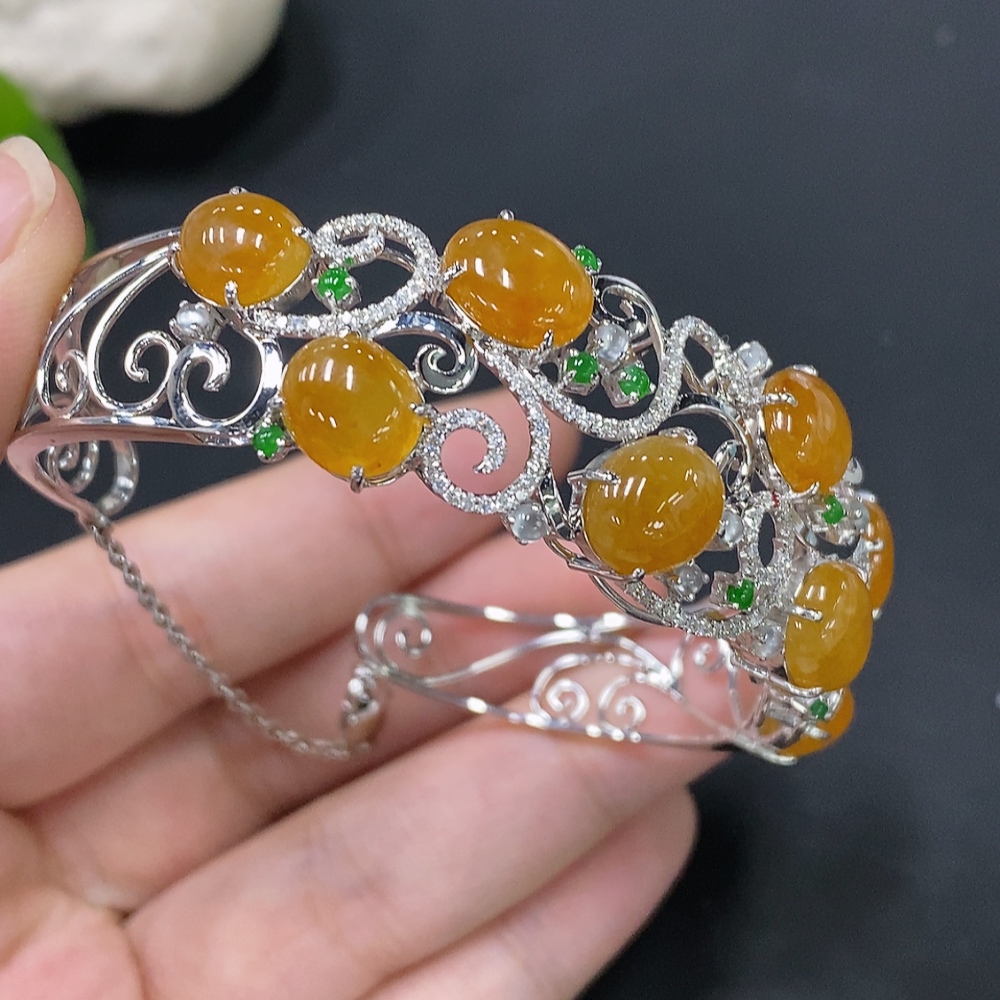 F28228588 Jadeite Inlay 18k Gold Setting Red Marked Non-Diamond Color Origin Undetermined Total Weight Approx. 24.64g