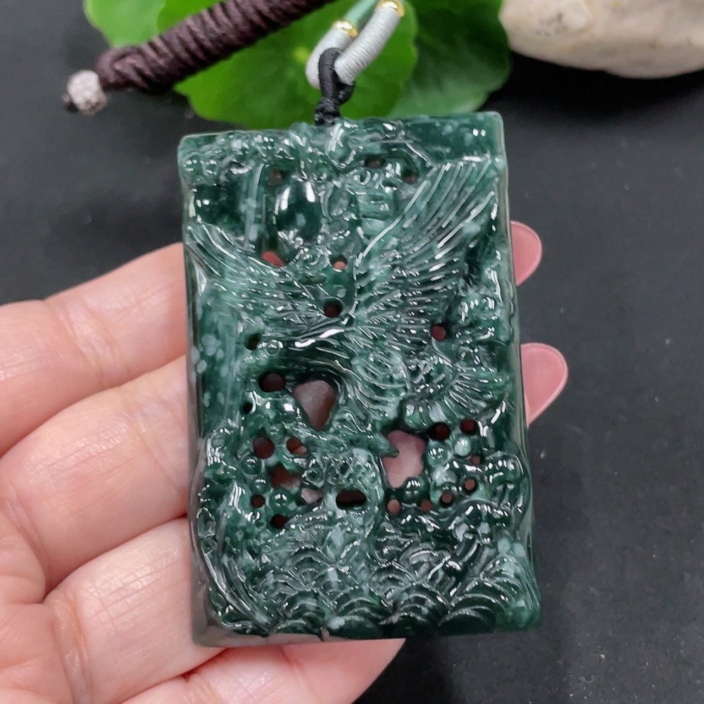 F34012648 Jadeite Pendant of Great Ambitions