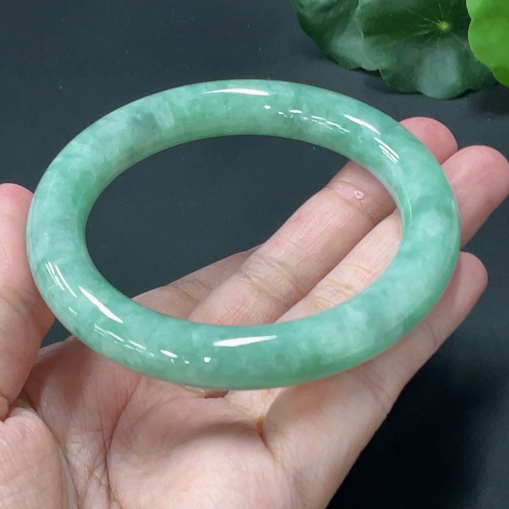 F18956833 JadeiteRound Bangle, Size 54.9, Total Weight 57.378g