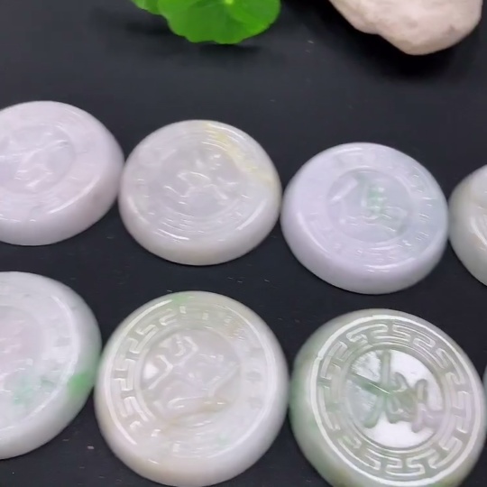 F30454280 Jadeite Chess Set