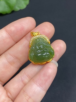 H34985945 Hetian Jade Jasper Inlaid Pendant, Buddha Figure, Total Weight Approx. 3.2g, Suspected Gold-Plated