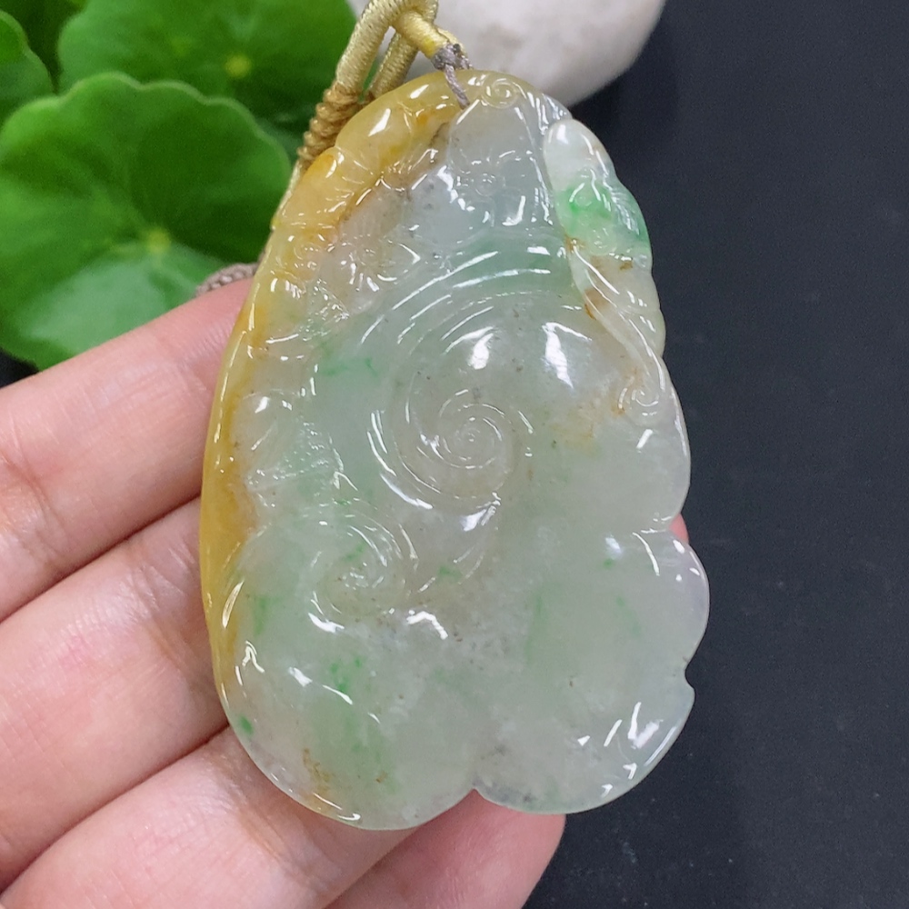 F32740746 Jadeite Ruyi Pendant Total weight including string approx. 32.7g (Color origin undetermined)