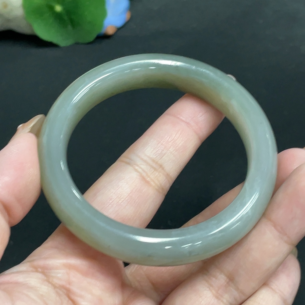 H32700450 Hetian Jade Round Bangle Size 55.8 Total Weight Approx. 55g
