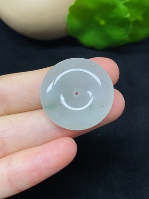 F45338310 翡翠平安扣挂件 总重约6.43g