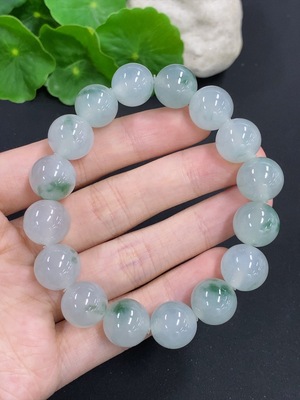 F46533499 翡翠手串 货品总重量约59.3克 卡13mm左右