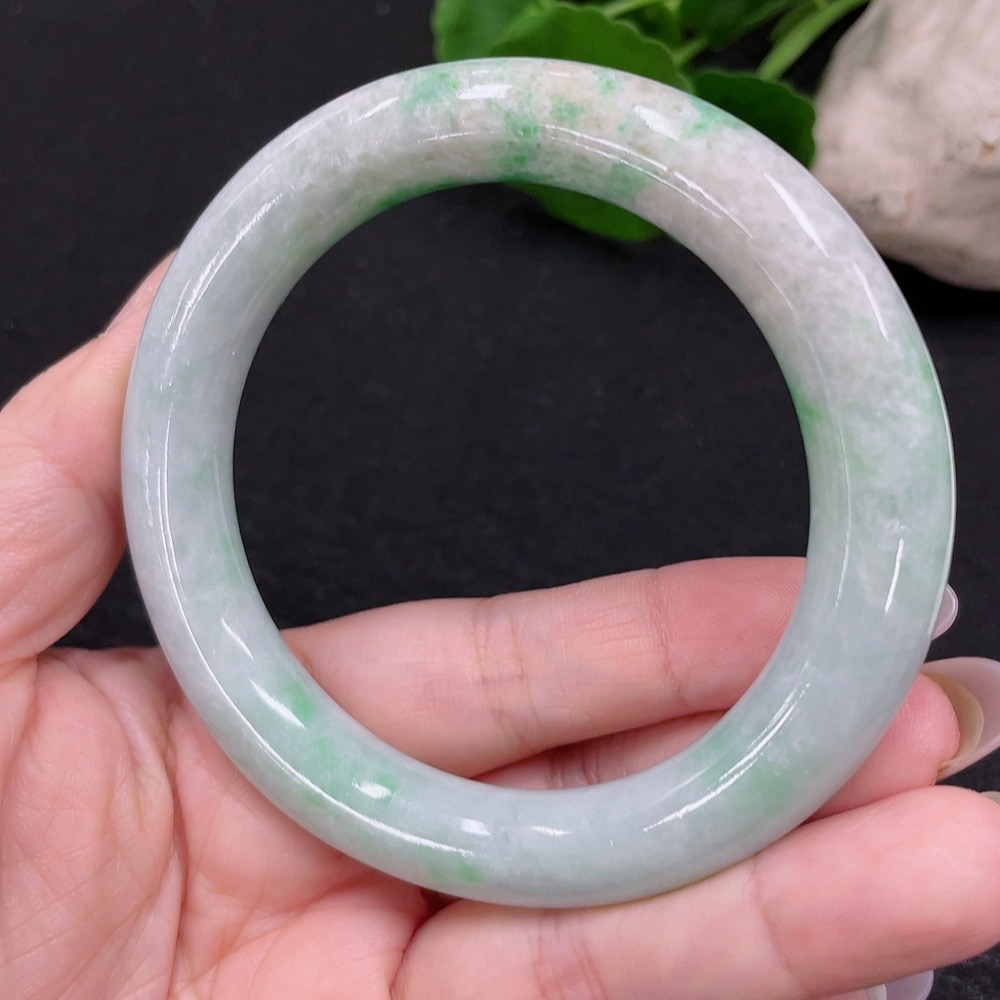 F32710262 Jadeite Round Bangle Size 57.2 Total Weight Approx. 66.4g (With Crack)