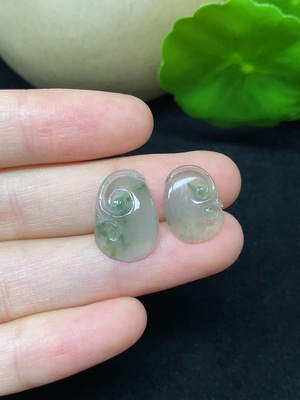 F45336123 翡翠如意挂件 一手走 总重约1.72g