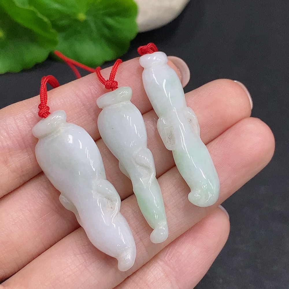 F34022486 Jadeite Pendants Sell as a Lot