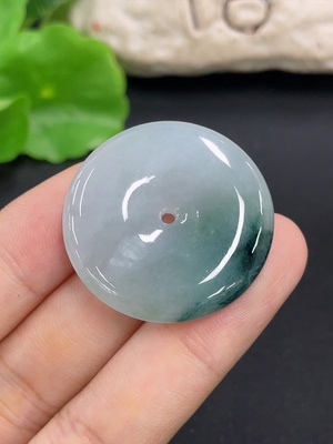 F46515125 翡翠挂件    平安扣      货品总重约12.1g