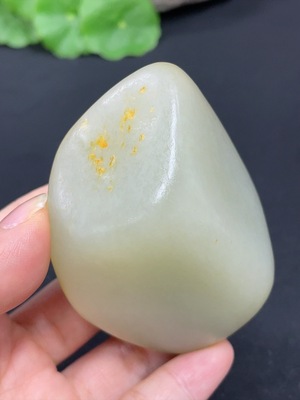 H39676752 和田玉 皮色成因未定   货品总重约163.3g