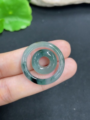 F46570135 翡翠戒圈 17圈口/甜甜圈挂件 （尺寸卡14.6/6.5mm）一手走 货品总重约6.18克 含其他矿物成分