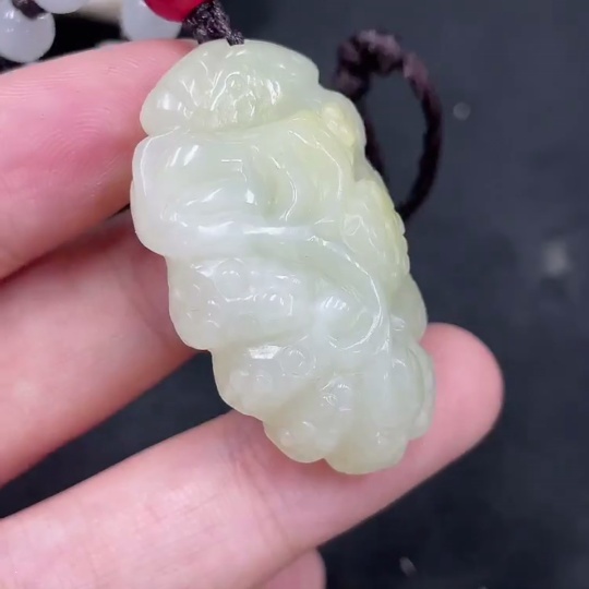 H31635940 Hetian Jade Pendant, Undetermined Skin Color Origin, With Non-Hetian Jade Beads, Total Weight (Including Rope) Approx. 18.2g