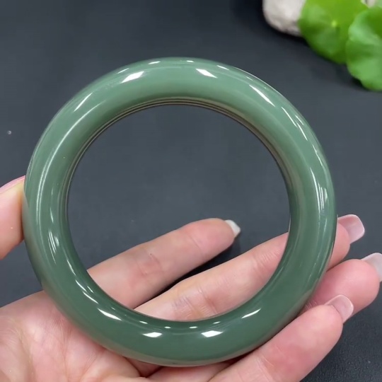 H21338719 Hetian Jade Round Bangle Size 59.3 Total Weight Approx. 81.6g