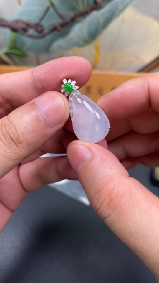 F31646104 Jadeite Fu Gua Inlaid Pendant 18k Gold Total Weight Approx. 5.3g with Diamond Accents