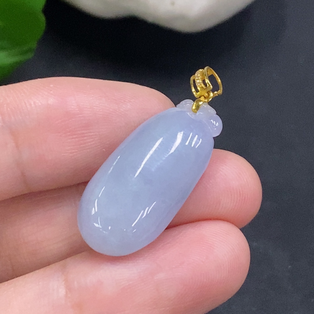 F34022270 Jadeite Blessing Melon Pendant with 18K Gold Clasp, Total Weight Approximately 4.7g