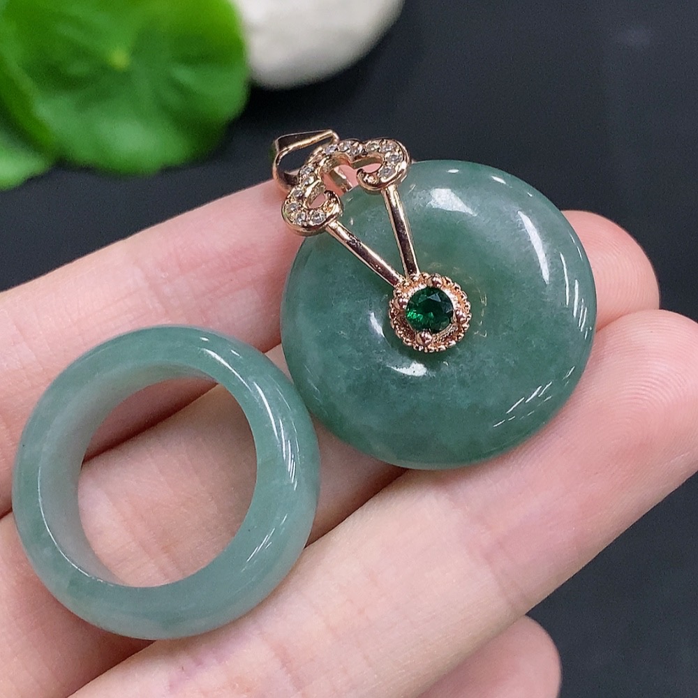 F30457151 JadeitePendant + Ring Size 14 Non-Gold Inlaid