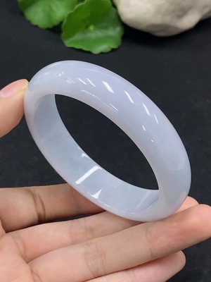 F32820081 Jadeite round bangle, size 56.4, total weight approximately 56.3g