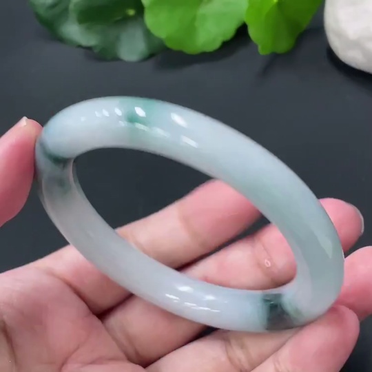 F18956826 Jadeite Round Bangle Size 53.1 Total Weight 48.066g