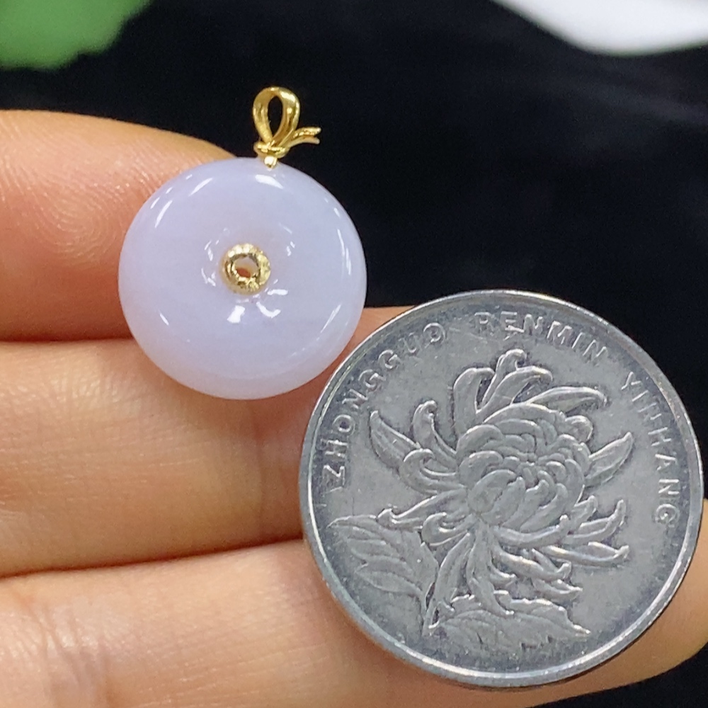 F34974818 Jadeite Safety Pendant with 18k Clasp, Total Weight Approximately 2.43g