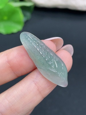 F42971037 翡翠挂件  货品总重约3.76g