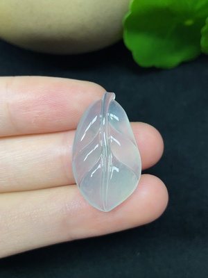 F45335786 翡翠叶子挂件 总重约3.44g