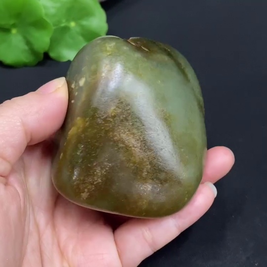 H32771032 Hetian Jade