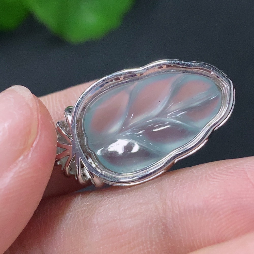 F31587457 Jadeite Leaf Pendant with 18k Gold and Diamond Accents, Total Weight Approximately 3.9g