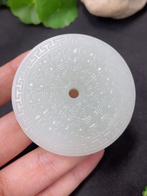 H40789971 和田玉挂件   仿古扣   货品总重约57.5g