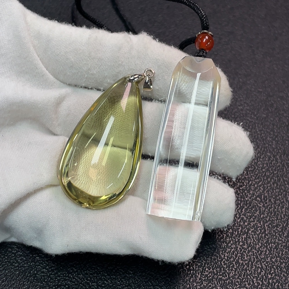 C34039782 Crystal Pendant Non-Gold Total Weight Approx. 44.19g With Cord Sell as a Lot