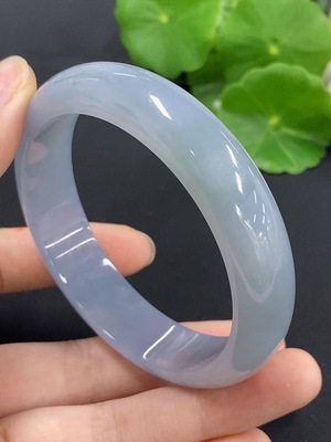 F41903721 翡翠正圈手镯 圈口57.2 货品总重约55.11g